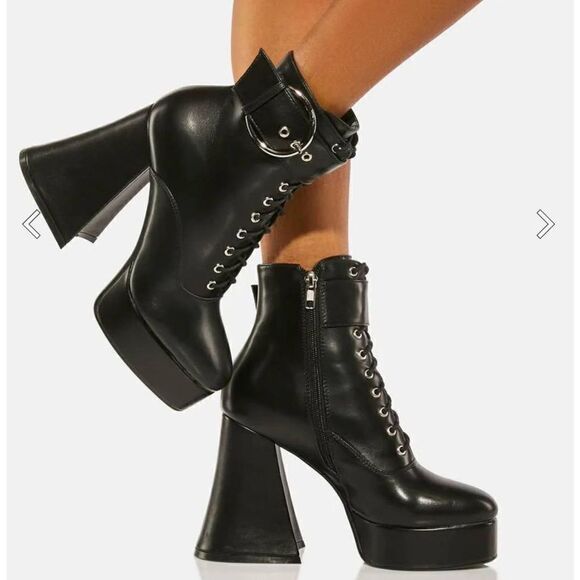 BNIB~Dolls Kill Lamoda Black Hardly Lace Up Buckle Accent Platform Boots Sz 10M - Picture 8 of 10